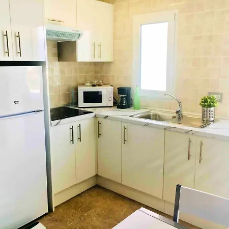 2 Bedrooms With Sea View And Furnished Terrace At 4 Km Away From The Lägenhet *