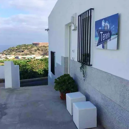 2 Bedrooms With Sea View And Furnished Terrace At 4 Km Away From The Lägenhet *